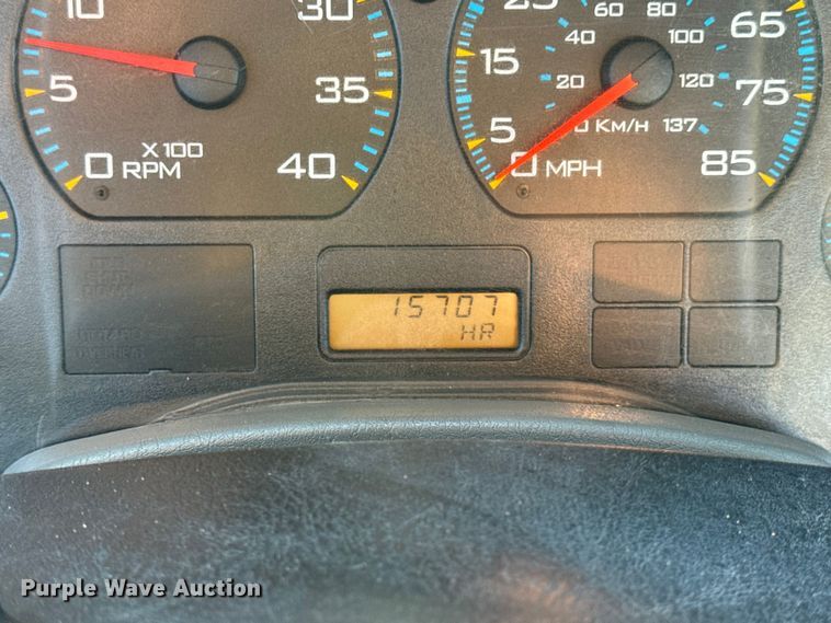 image for item DW6660 2007 International 8600 semi truck