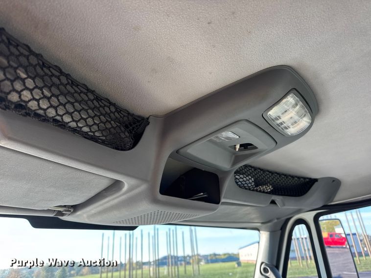 image for item DW6660 2007 International 8600 semi truck