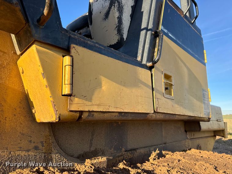 image for item DW6661 1998 Caterpillar 953C track loader