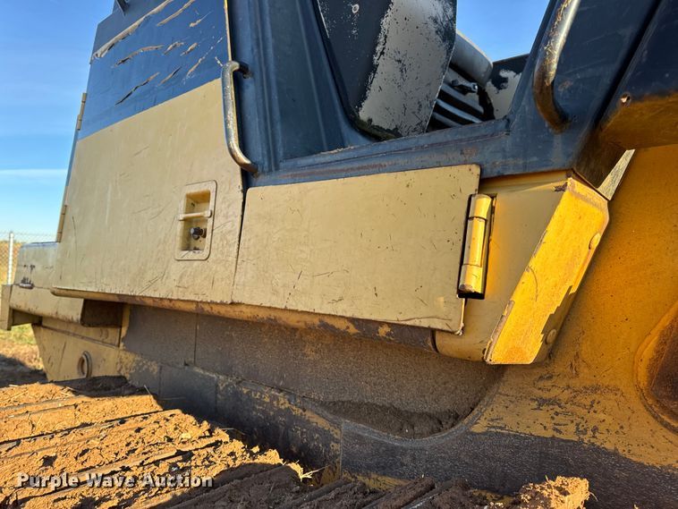 image for item DW6661 1998 Caterpillar 953C track loader