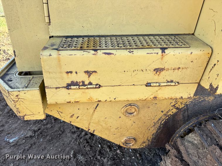 image for item DW6661 1998 Caterpillar 953C track loader