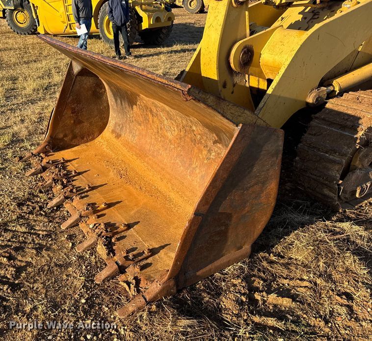 image for item DW6661 1998 Caterpillar 953C track loader