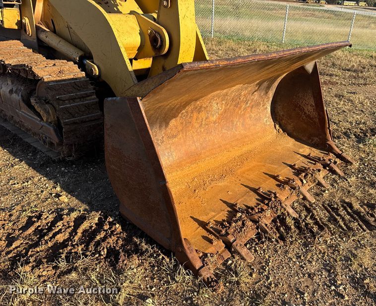 image for item DW6661 1998 Caterpillar 953C track loader