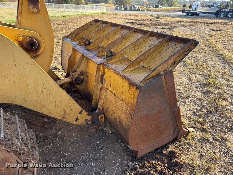 image for item DW6661 1998 Caterpillar 953C track loader