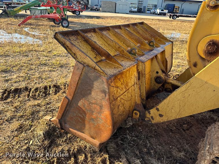 image for item DW6661 1998 Caterpillar 953C track loader