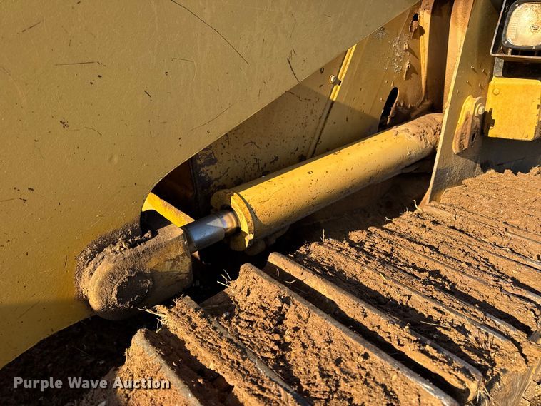 image for item DW6661 1998 Caterpillar 953C track loader