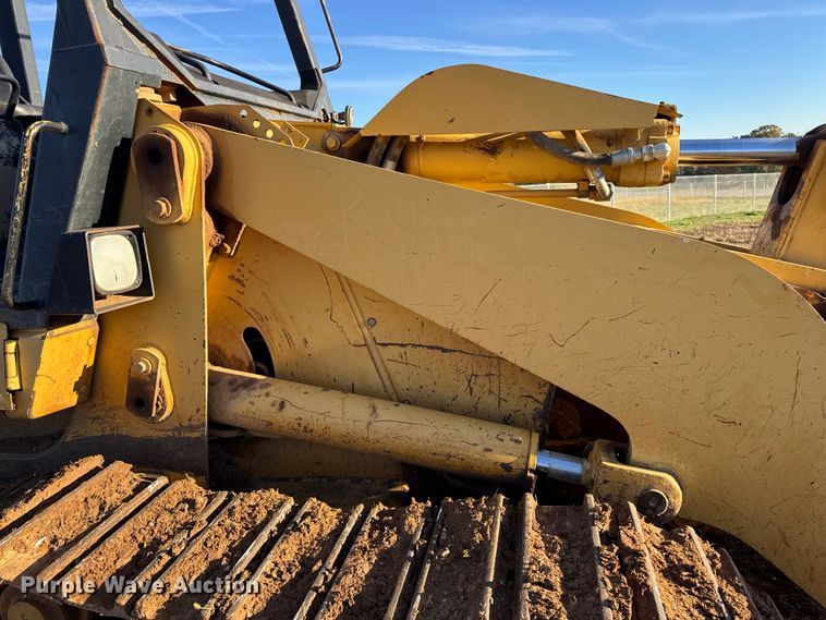 image for item DW6661 1998 Caterpillar 953C track loader