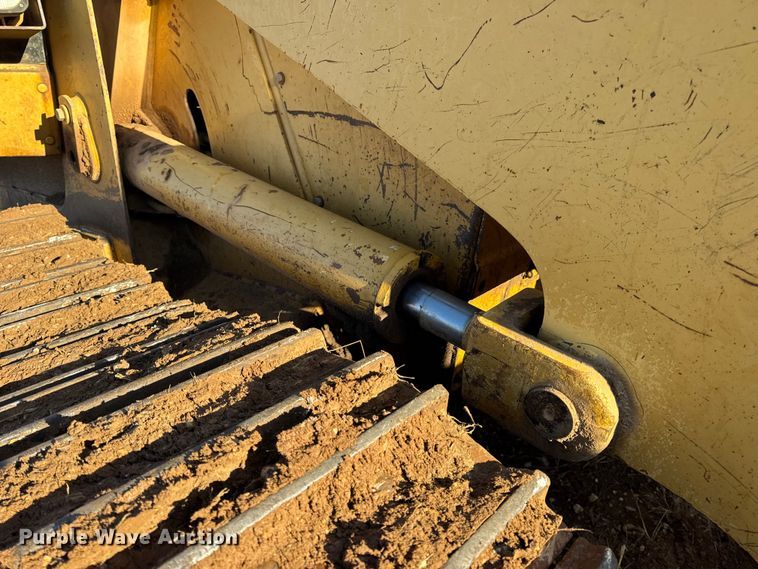 image for item DW6661 1998 Caterpillar 953C track loader