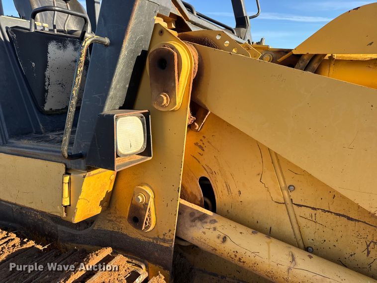 image for item DW6661 1998 Caterpillar 953C track loader