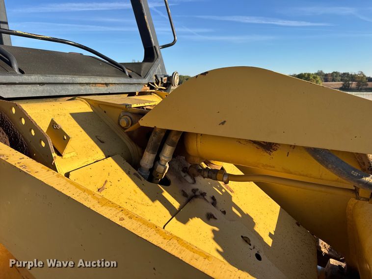 image for item DW6661 1998 Caterpillar 953C track loader