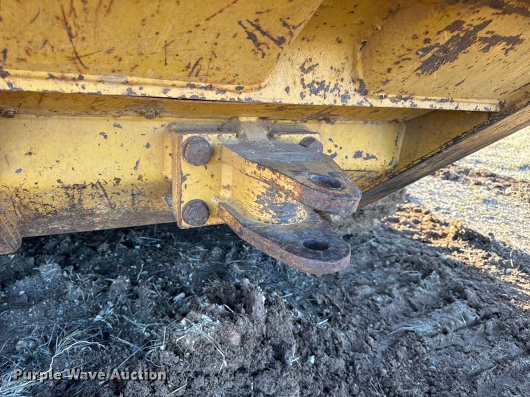image for item DW6661 1998 Caterpillar 953C track loader