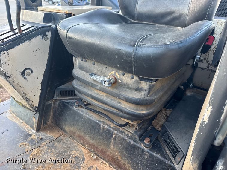 image for item DW6661 1998 Caterpillar 953C track loader