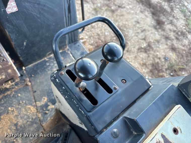 image for item DW6661 1998 Caterpillar 953C track loader