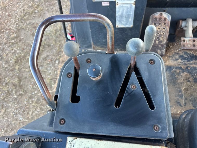 image for item DW6661 1998 Caterpillar 953C track loader