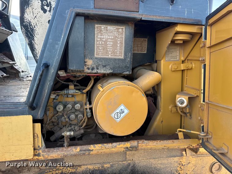 image for item DW6661 1998 Caterpillar 953C track loader