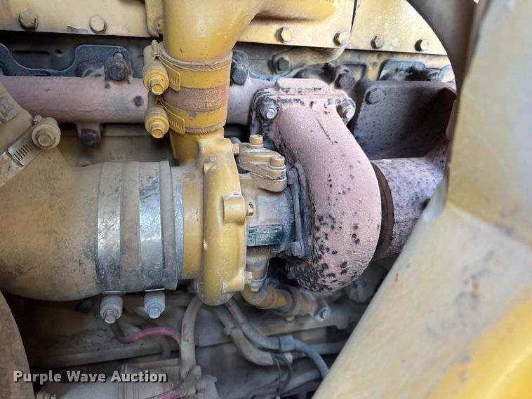 image for item DW6661 1998 Caterpillar 953C track loader