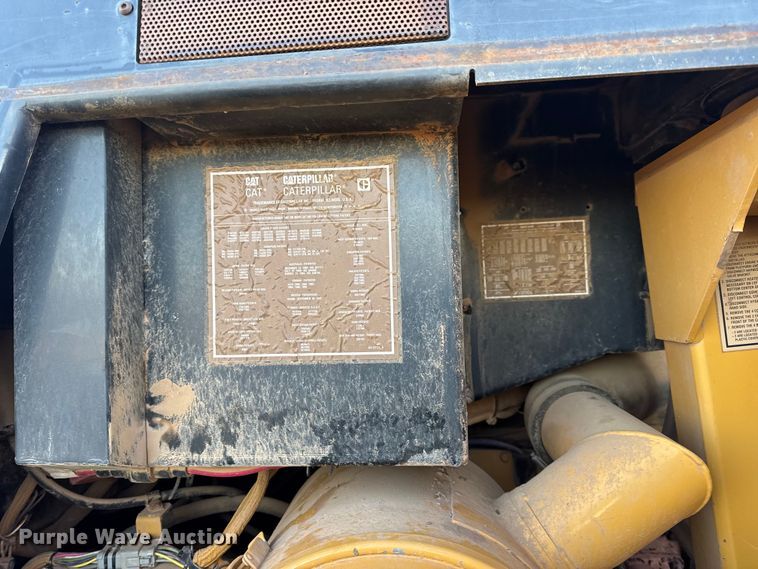 image for item DW6661 1998 Caterpillar 953C track loader