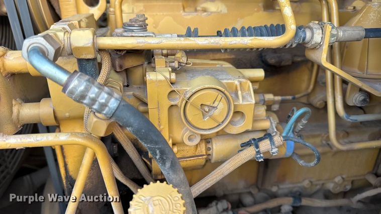 image for item DW6661 1998 Caterpillar 953C track loader