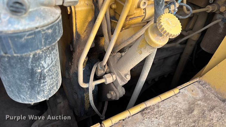 image for item DW6661 1998 Caterpillar 953C track loader