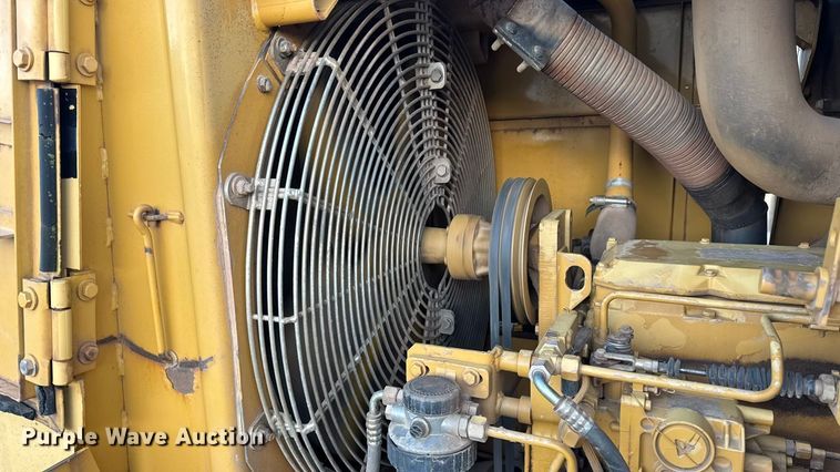 image for item DW6661 1998 Caterpillar 953C track loader