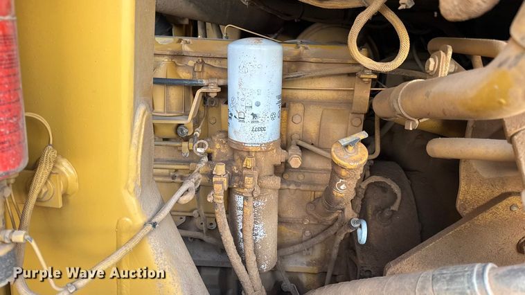 image for item DW6661 1998 Caterpillar 953C track loader
