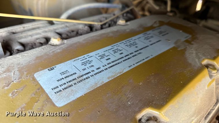 image for item DW6661 1998 Caterpillar 953C track loader