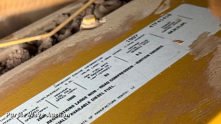 image for item DW6661 1998 Caterpillar 953C track loader