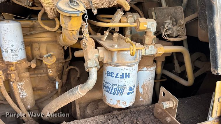 image for item DW6661 1998 Caterpillar 953C track loader