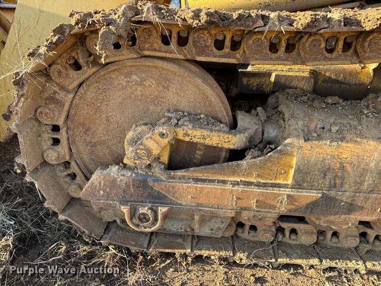 image for item DW6661 1998 Caterpillar 953C track loader