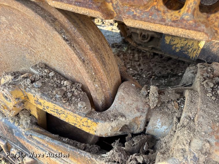 image for item DW6661 1998 Caterpillar 953C track loader