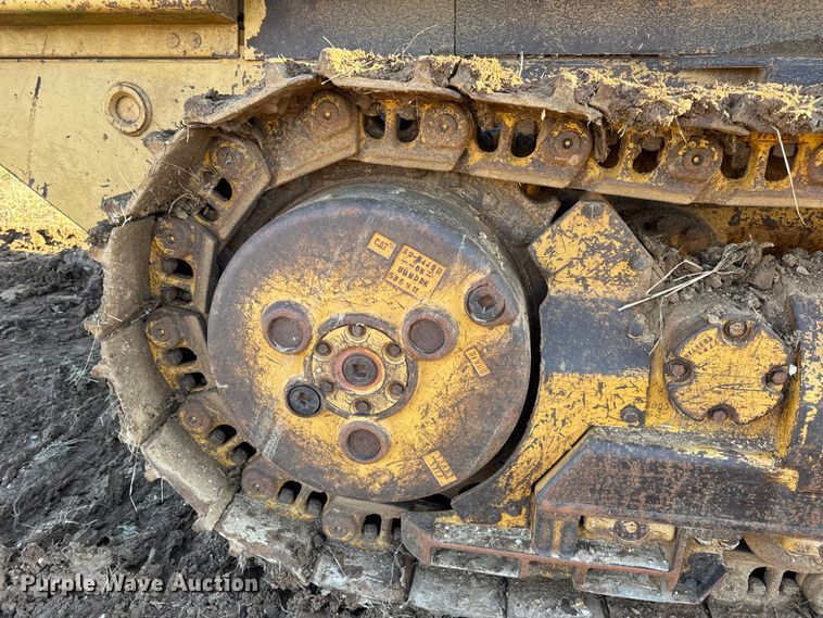 image for item DW6661 1998 Caterpillar 953C track loader