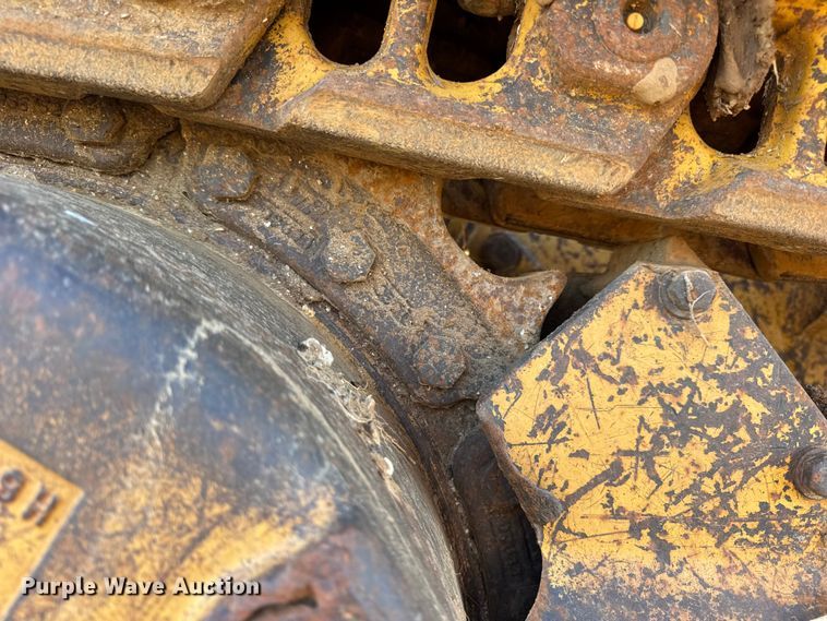 image for item DW6661 1998 Caterpillar 953C track loader