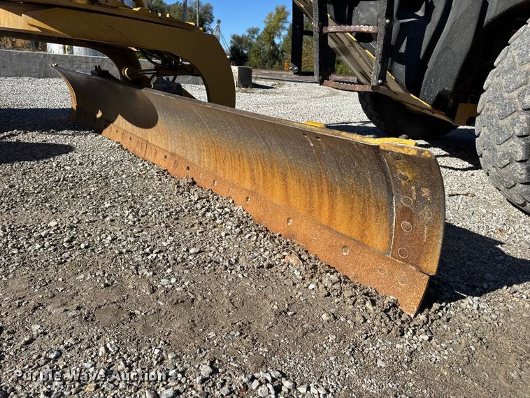 image for item DW6666 2009 Caterpillar 140M motor grader