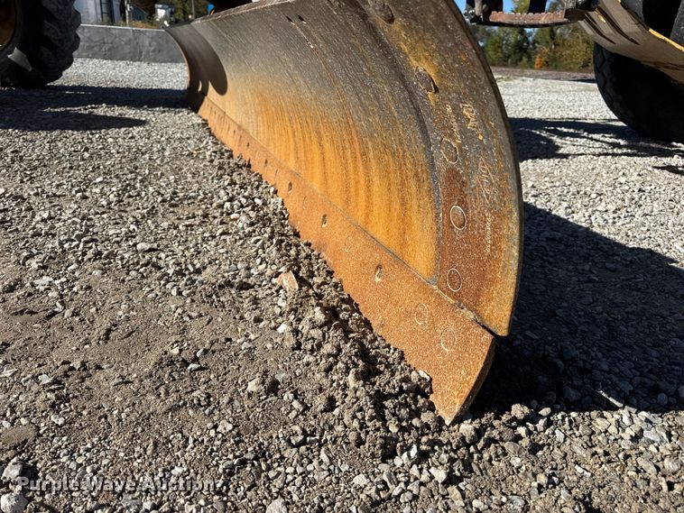 image for item DW6666 2009 Caterpillar 140M motor grader