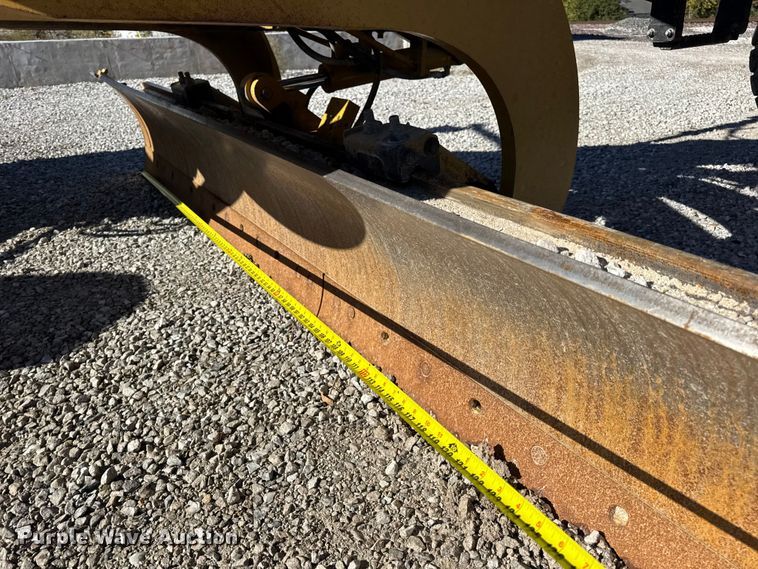 image for item DW6666 2009 Caterpillar 140M motor grader