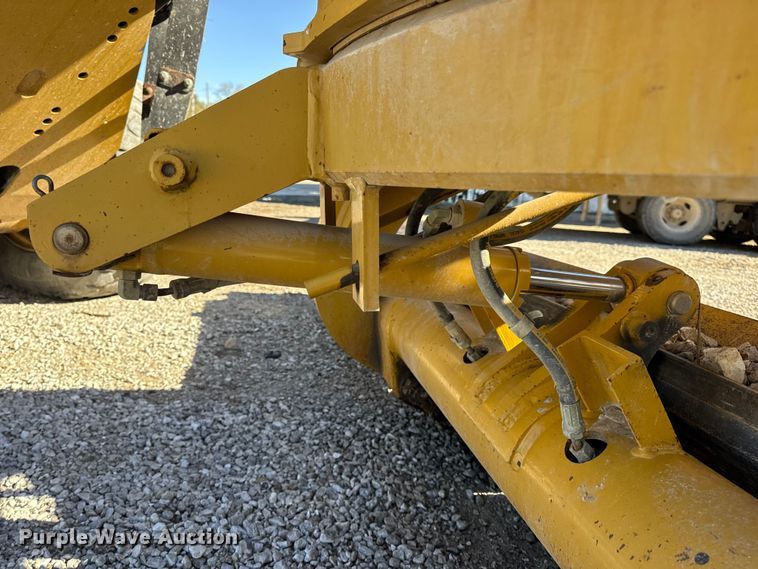 image for item DW6666 2009 Caterpillar 140M motor grader