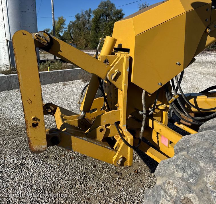 image for item DW6666 2009 Caterpillar 140M motor grader