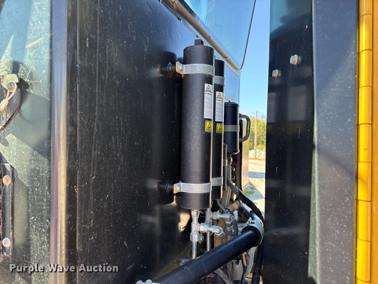 image for item DW6666 2009 Caterpillar 140M motor grader