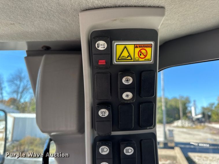 image for item DW6666 2009 Caterpillar 140M motor grader