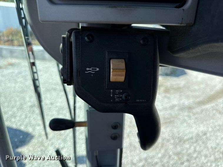 image for item DW6666 2009 Caterpillar 140M motor grader