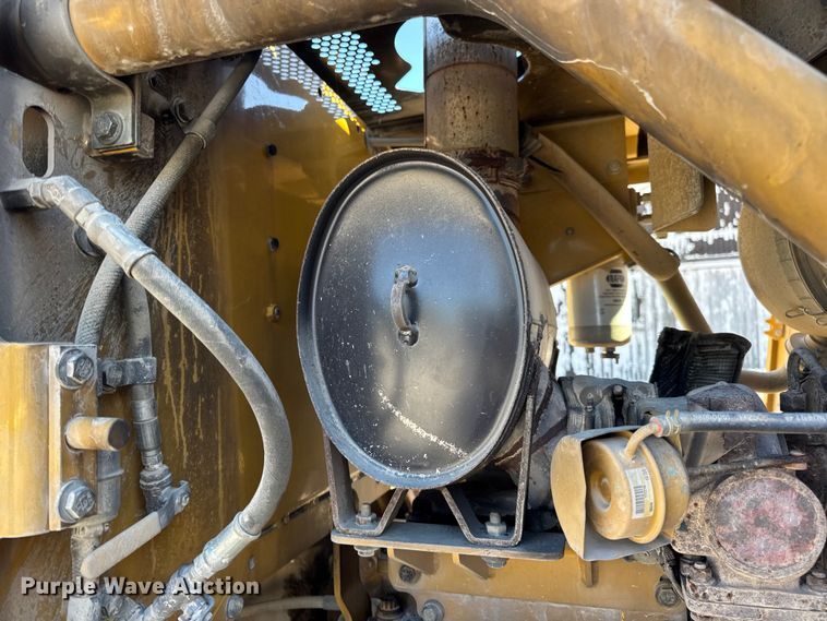image for item DW6666 2009 Caterpillar 140M motor grader