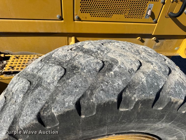 image for item DW6666 2009 Caterpillar 140M motor grader