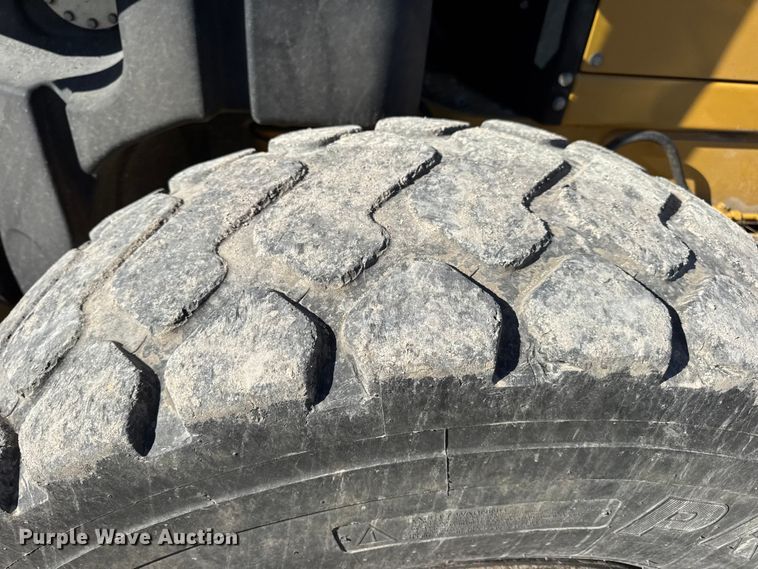 image for item DW6666 2009 Caterpillar 140M motor grader