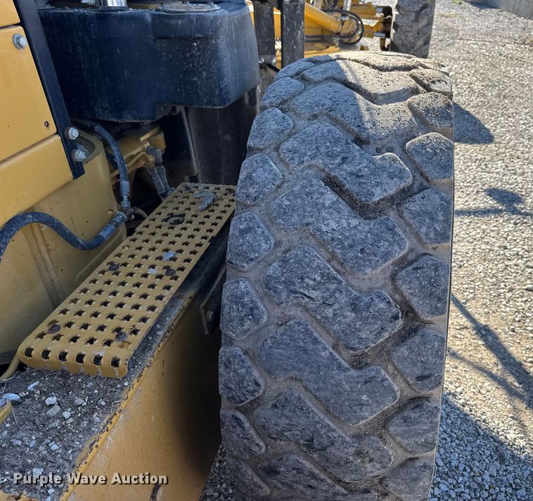 image for item DW6666 2009 Caterpillar 140M motor grader