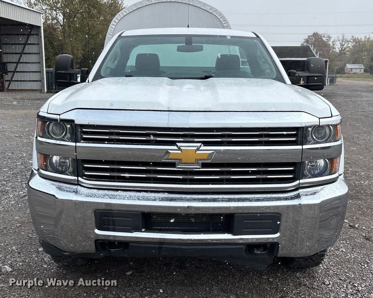 image for item DW7253 2015 Chevrolet Silverado 2500HD utility bed pickup truck