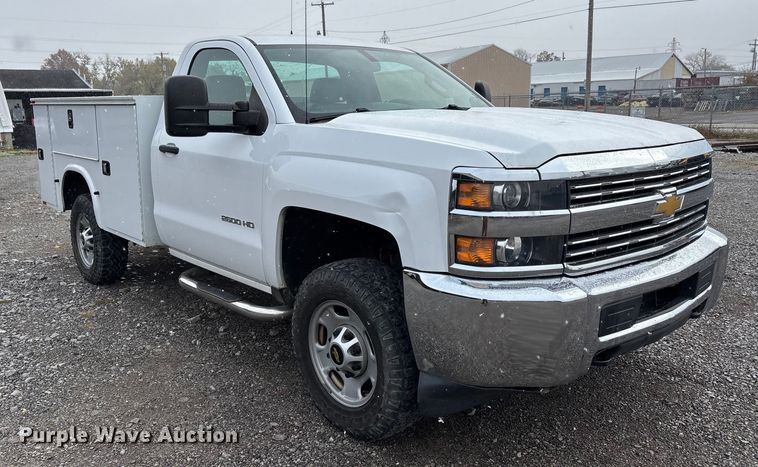 image for item DW7253 2015 Chevrolet Silverado 2500HD utility bed pickup truck