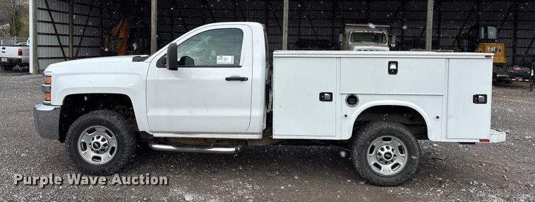 image for item DW7253 2015 Chevrolet Silverado 2500HD utility bed pickup truck