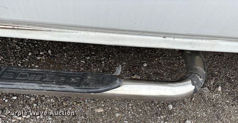 image for item DW7253 2015 Chevrolet Silverado 2500HD utility bed pickup truck