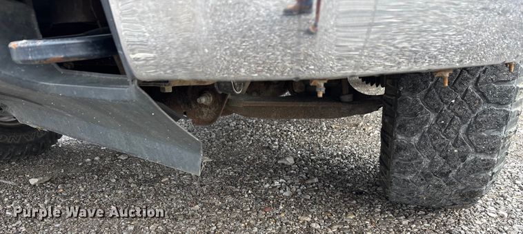 image for item DW7253 2015 Chevrolet Silverado 2500HD utility bed pickup truck