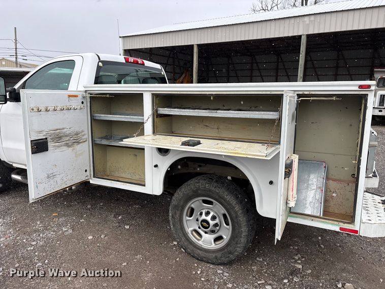 image for item DW7253 2015 Chevrolet Silverado 2500HD utility bed pickup truck